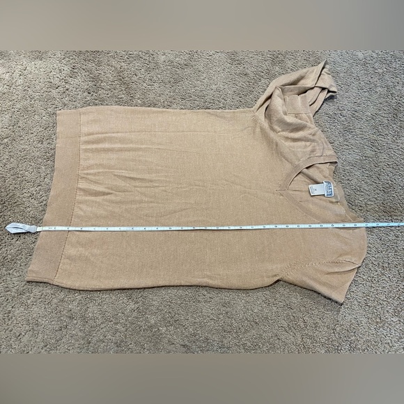 Duluth Trading Co 100% Merino Wool  Sweater Women’s Size Medium Tan L/S V-Neck - Picture 6 of 7